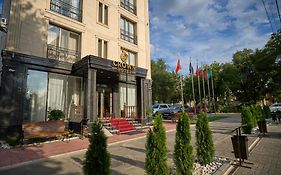 Crown Hotel